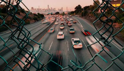 爱游戏在线-卡尔蒂斯进攻端火力全开，状态持续爆发