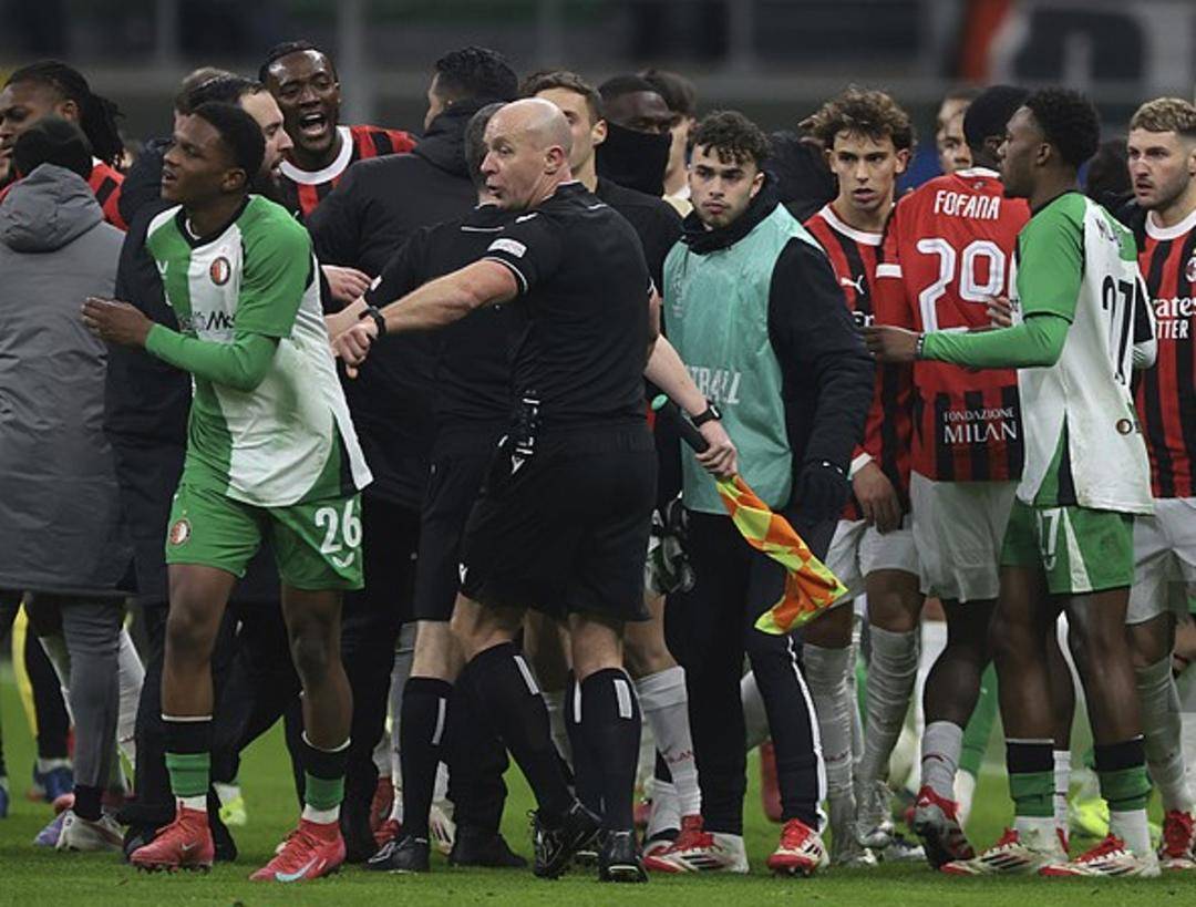 爱游戏APP-包含意甲巨人强势晋级，展示强大实力的词条