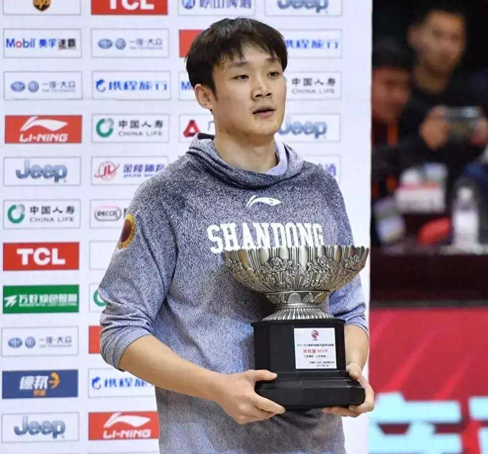 爱游戏tv-包含福建队外援表现出色，贡献关键一战的词条