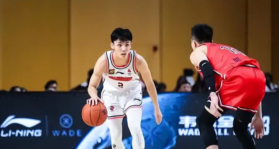 福建男篮客场大胜,赢得三连胜势头 福建男篮客场大胜,赢得三连胜势头