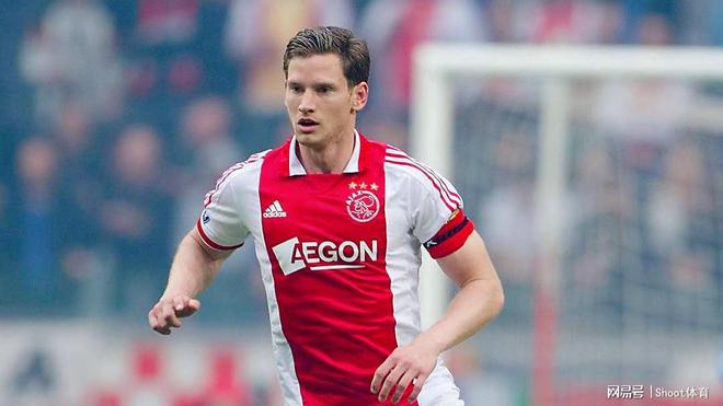 爱游戏tv-包含皇家社会力克波尔图，取得关键胜利的词条