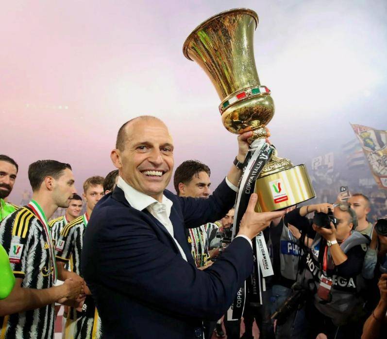 爱游戏入口-包含意大利夺冠呼声高涨：卫冕冠军再添一筹？的词条