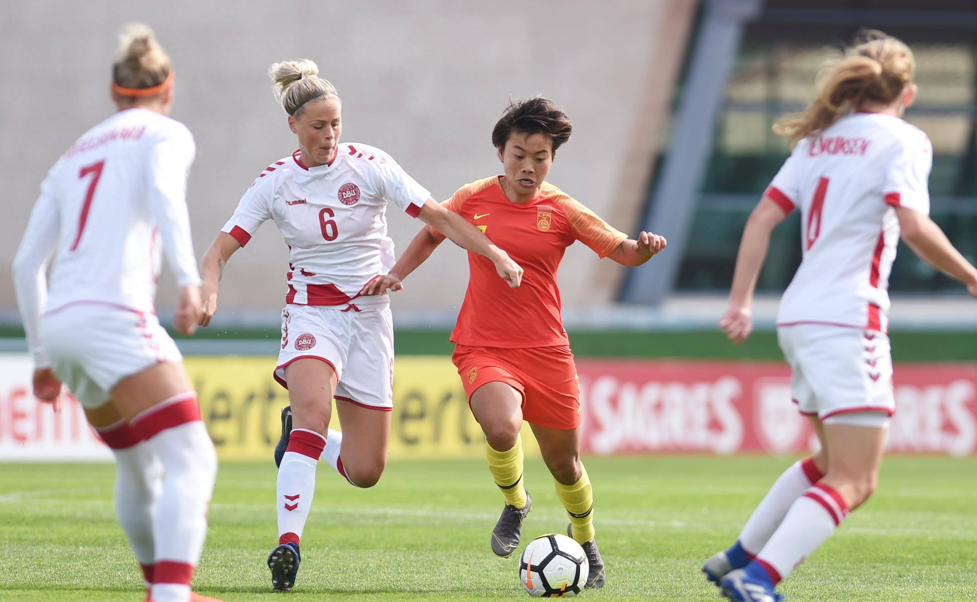 爱游戏大厅-包含世界级女足选手展现专业运动水平的词条