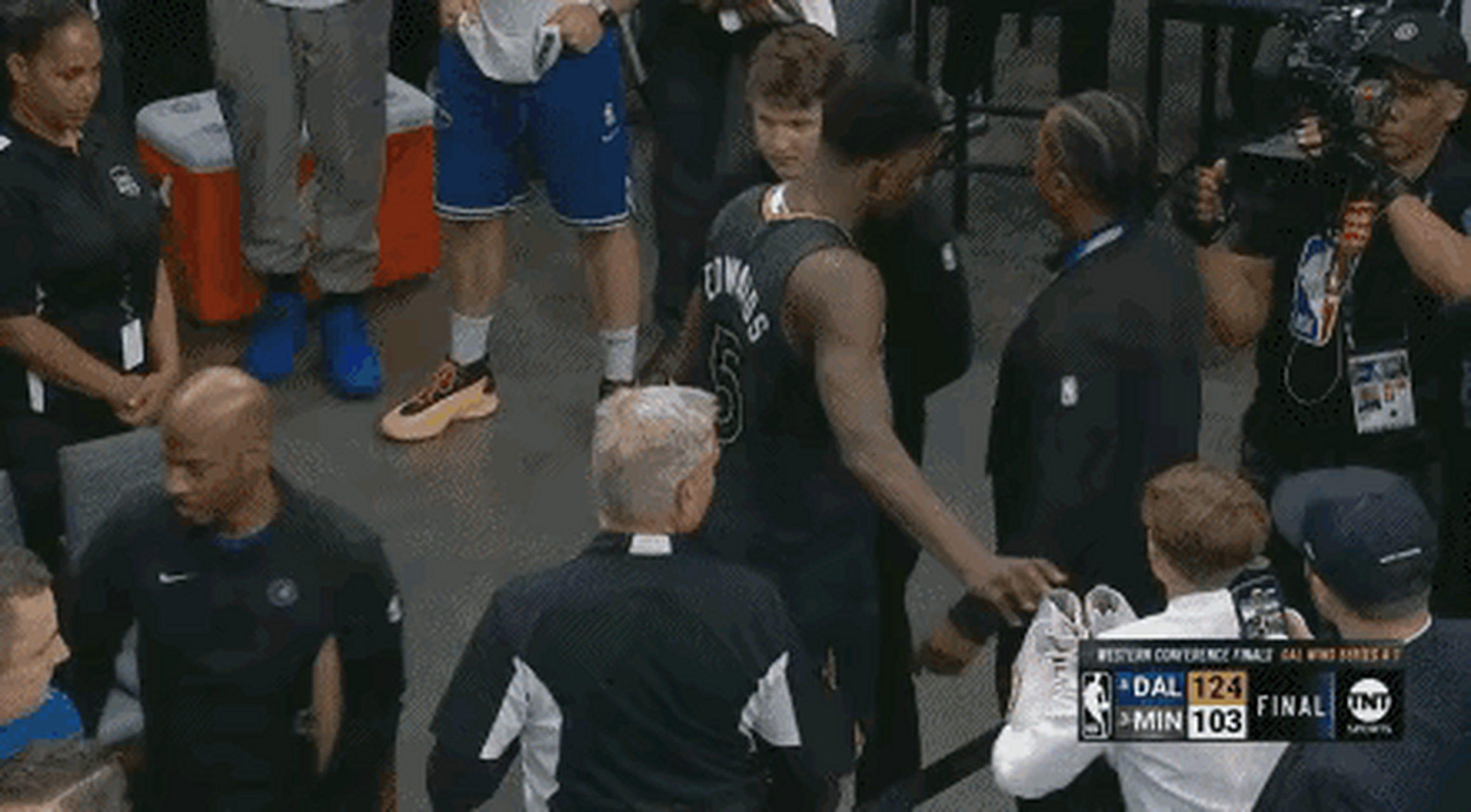 独行侠主场遭遇惨败,球队调整备战 独行侠主场遭遇惨败,球队调整备战