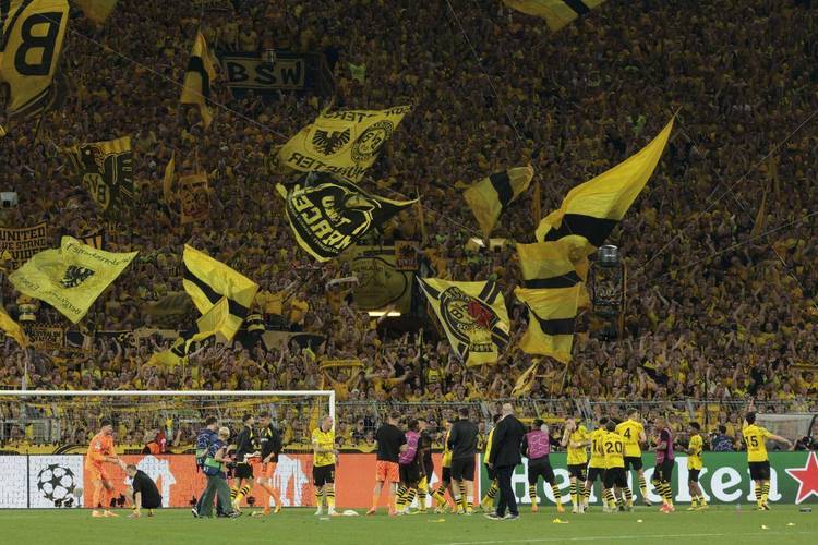 爱游戏在线-開始正常訓練，多特蒙德球员状态回升