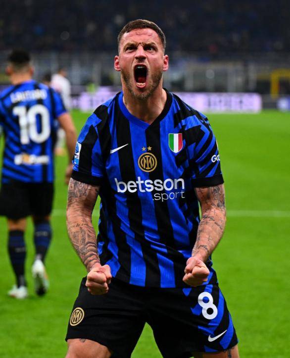 拉齐奥中锋创造个人进球纪录，成为焦点