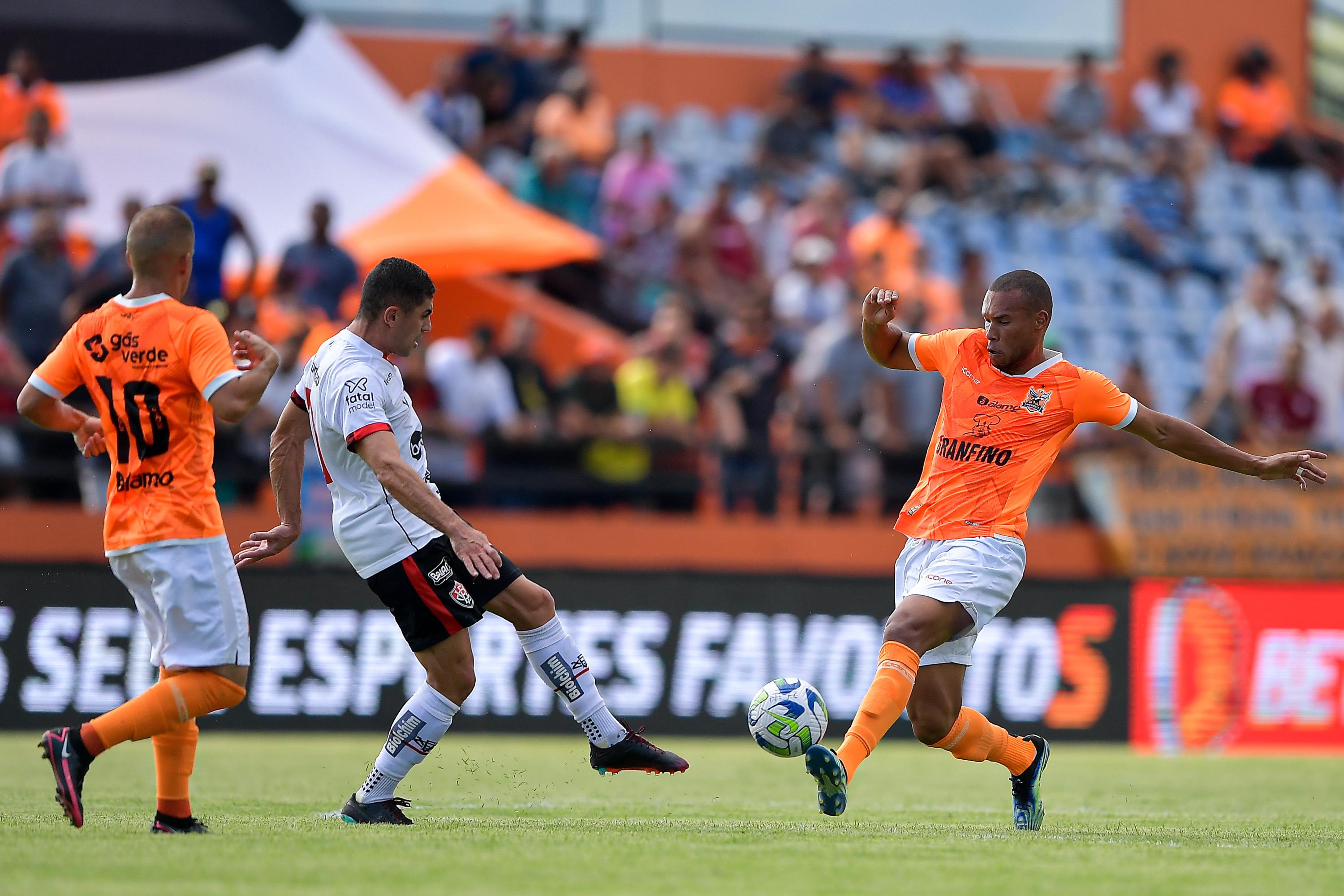 爱游戏在线-阿尔梅里亚中场因伤缺席，球队战力受损的简单介绍