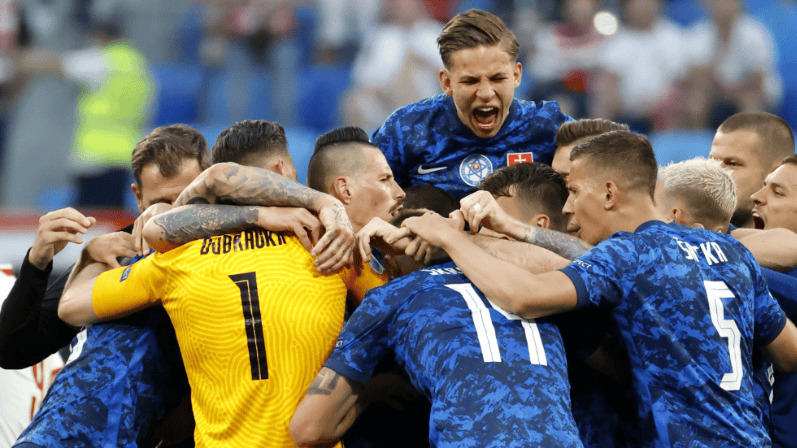 爱游戏官方-包含弗赖堡绝杀对手，德甲升班马表现相当抢眼的词条