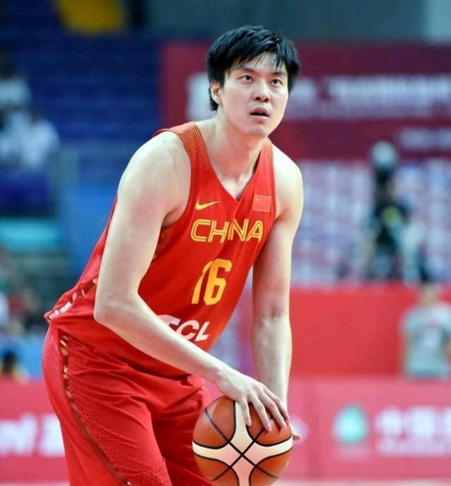 爱游戏官网-国手归来，球队战绩或将迎来转机