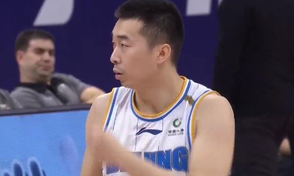 国手归来,球队战绩或将迎来转机 国手归来,球队战绩或将迎来转机