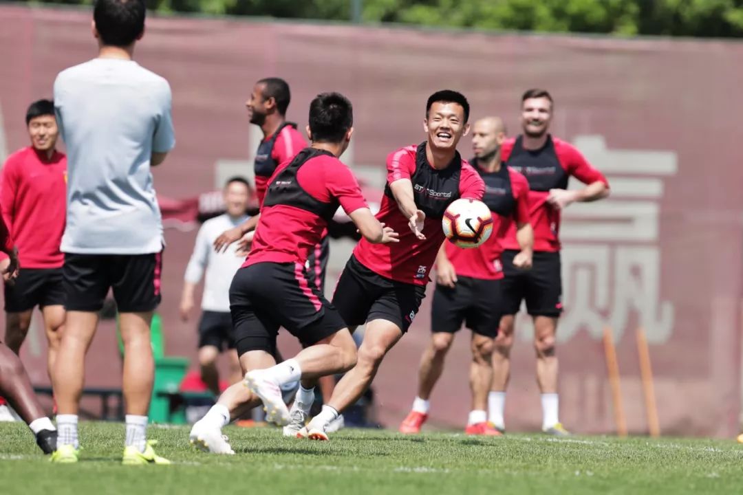 爱游戏体育-关于华夏幸福遭遇困境，球队备战切忌大意的信息