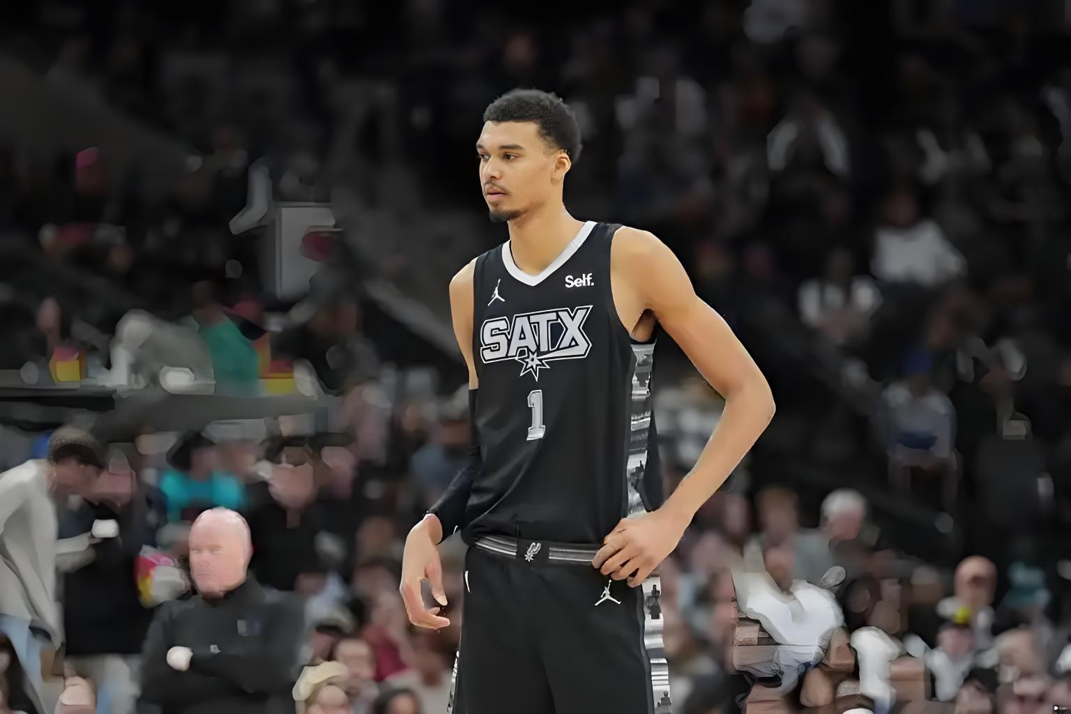 爱游戏入口-雄鹿强势登顶，马刺失利收场