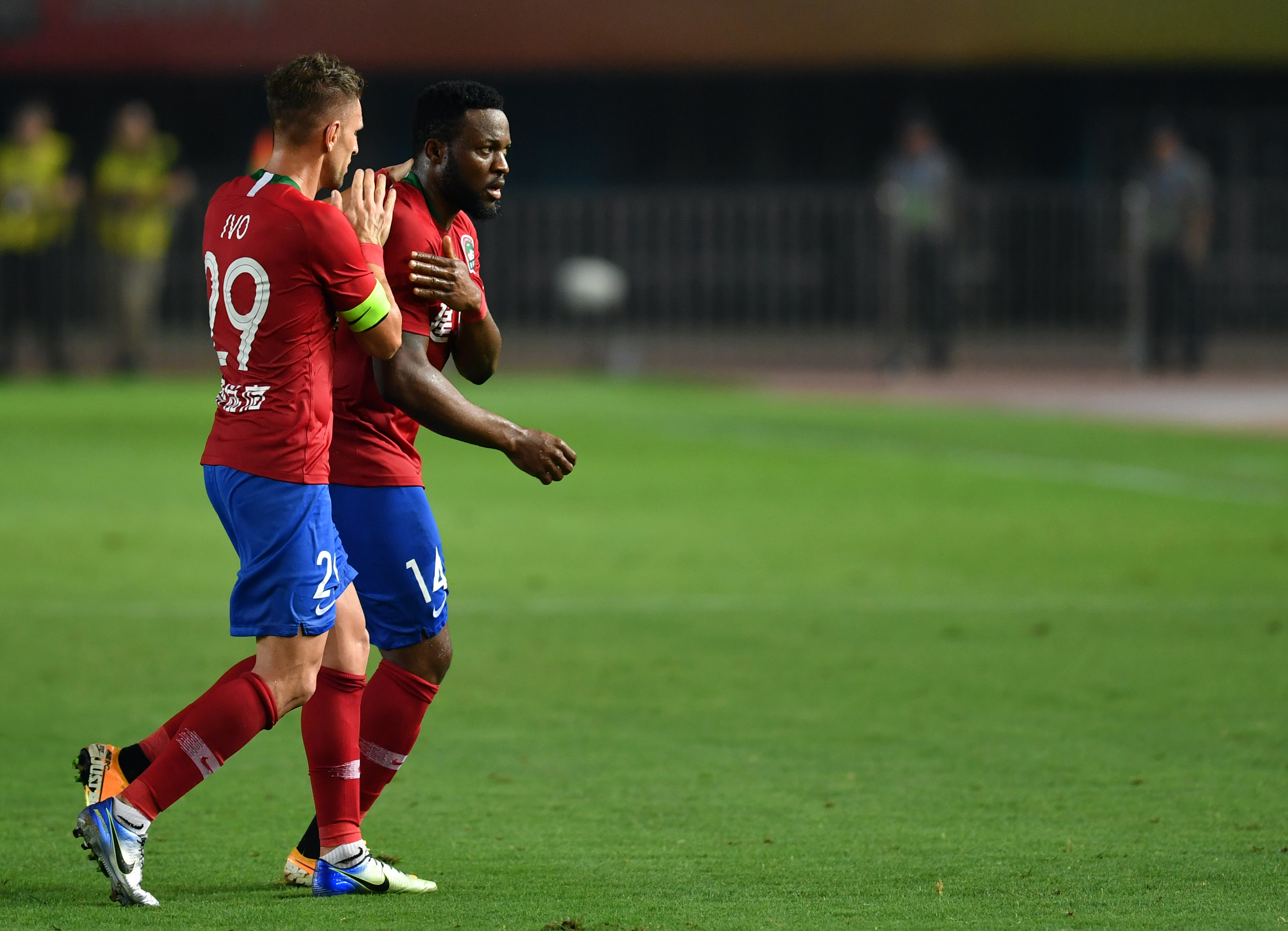 爱游戏娱乐-包含阿贾克斯对决尤文，谁能赢得这场欧洲豪门对决？的词条