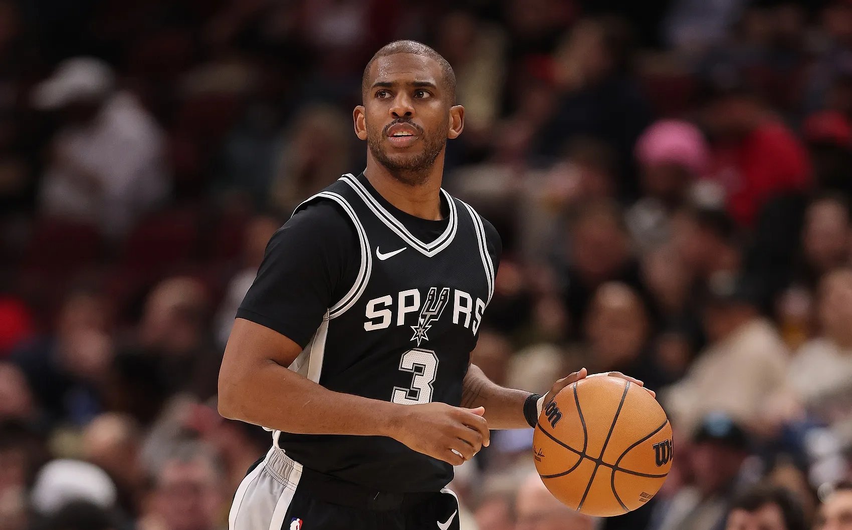 火箭后卫保罗指导年轻球员进步的简单介绍 火箭后卫保罗指导年轻球员进步的简单介绍