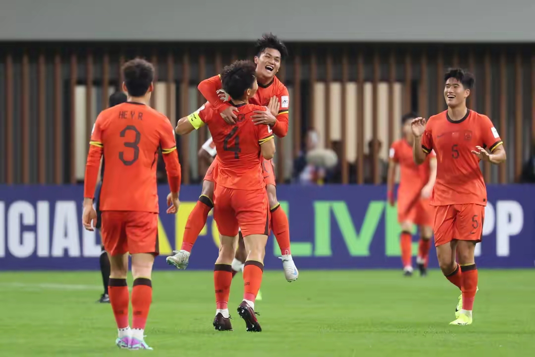 爱游戏官方入口-亚洲杯对手纷纷到位，国足备战紧张进行