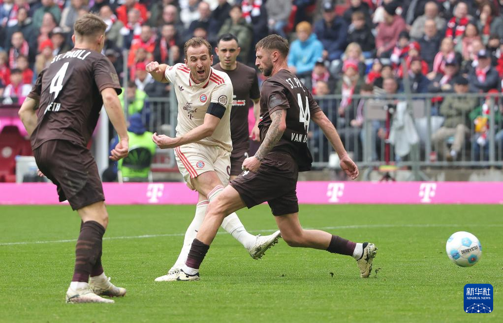 爱游戏体育-包含拜仁慕尼黑逆转赢下第三连胜，继续领跑德甲联赛的词条