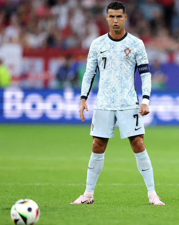 欧洲杯资格赛阶段热门队伍激战难分