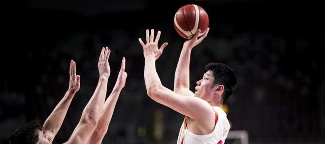 爱游戏APP-球员信心满满，强劲士气撑起比赛