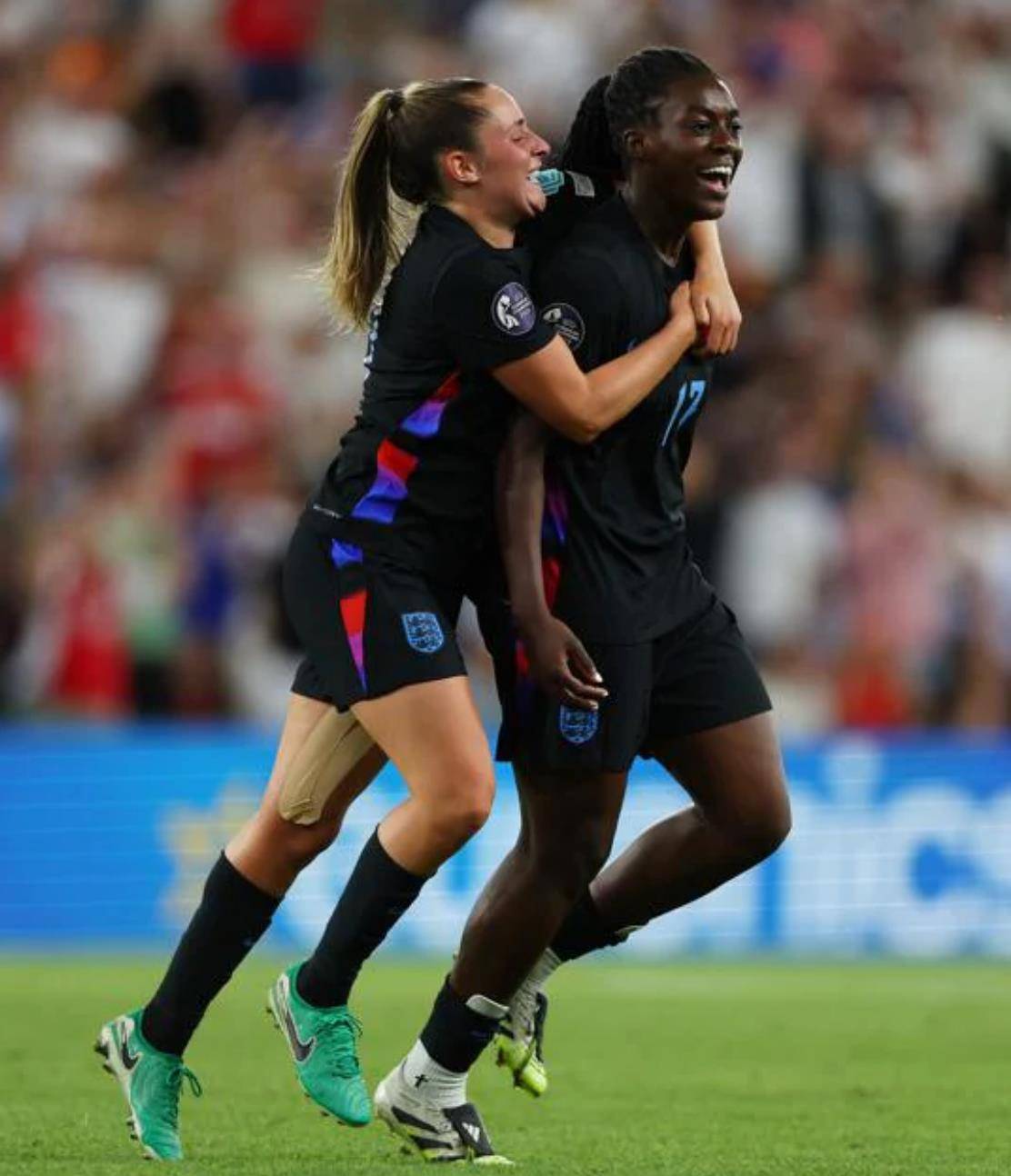 爱游戏在线-意大利女足队在比赛中取得胜利连连