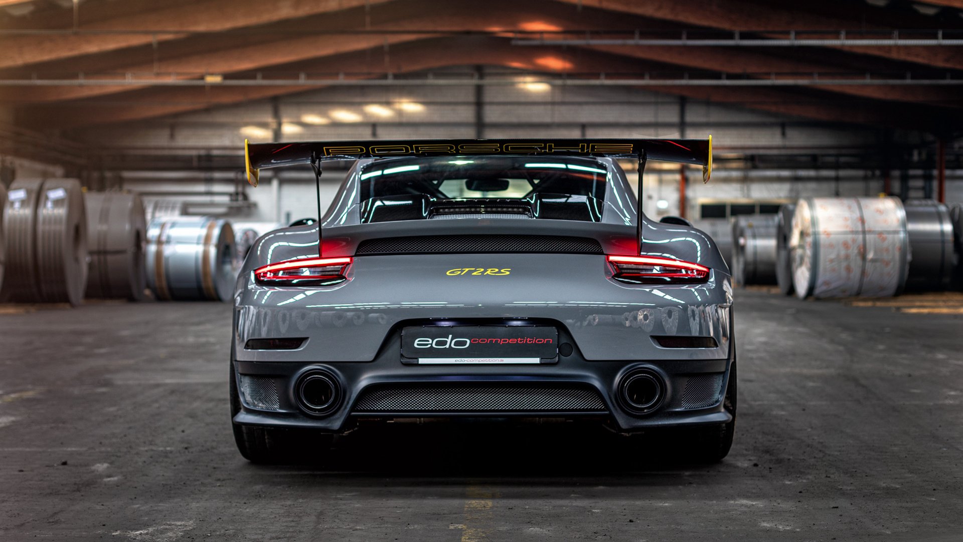 黄喜灿里程碑闪耀友谊赛，巴萨对阵洪都拉斯的跨国对决