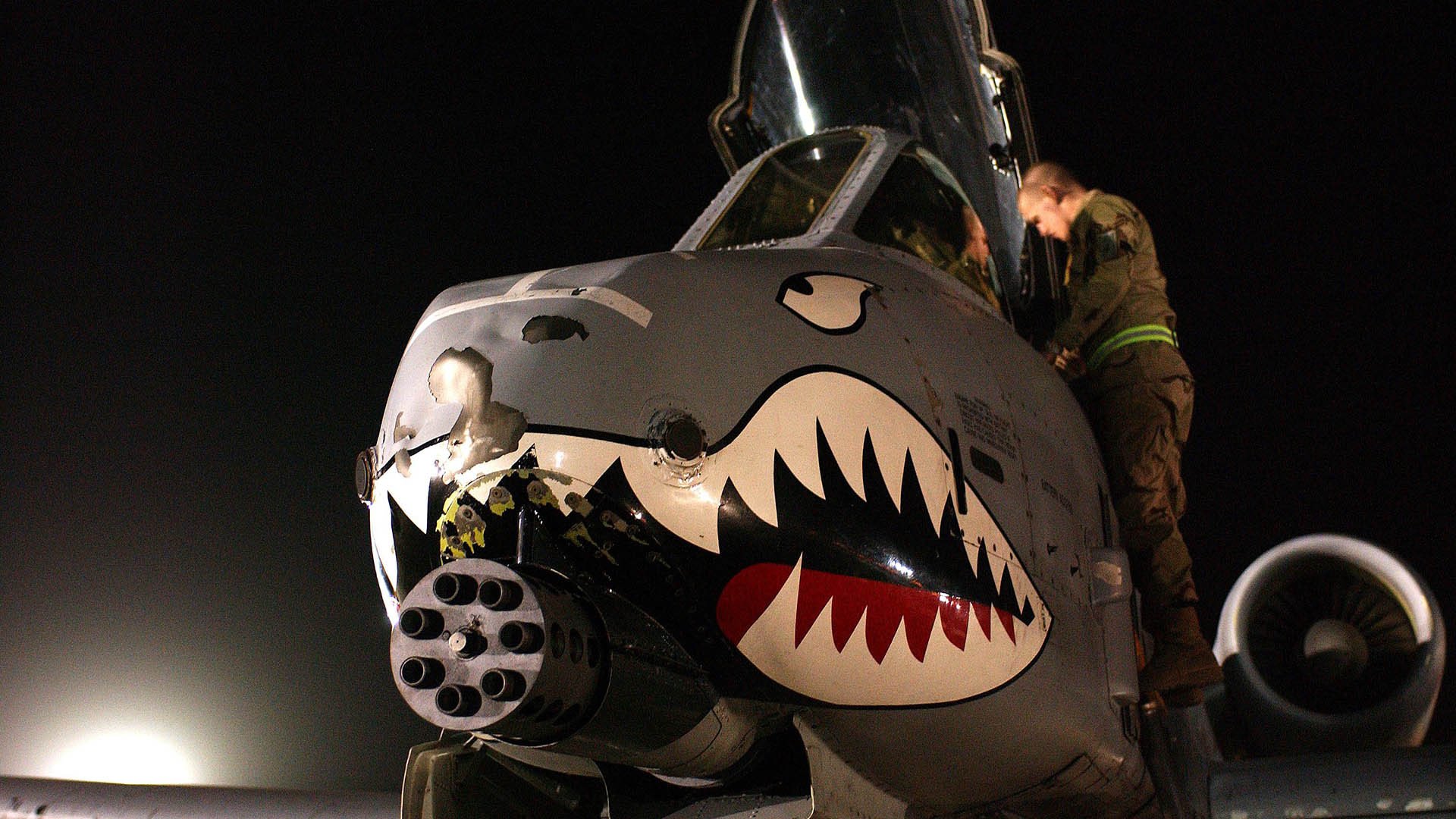 跨洲闪耀的关键先生，当鹈鹕啄破僵局，乔治照亮圣西罗