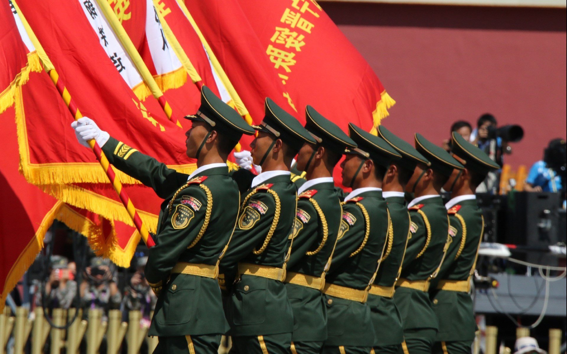 爱游戏娱乐-末节之神！杰伦格林37分主宰巅峰战 骑士力克广东挺进总决